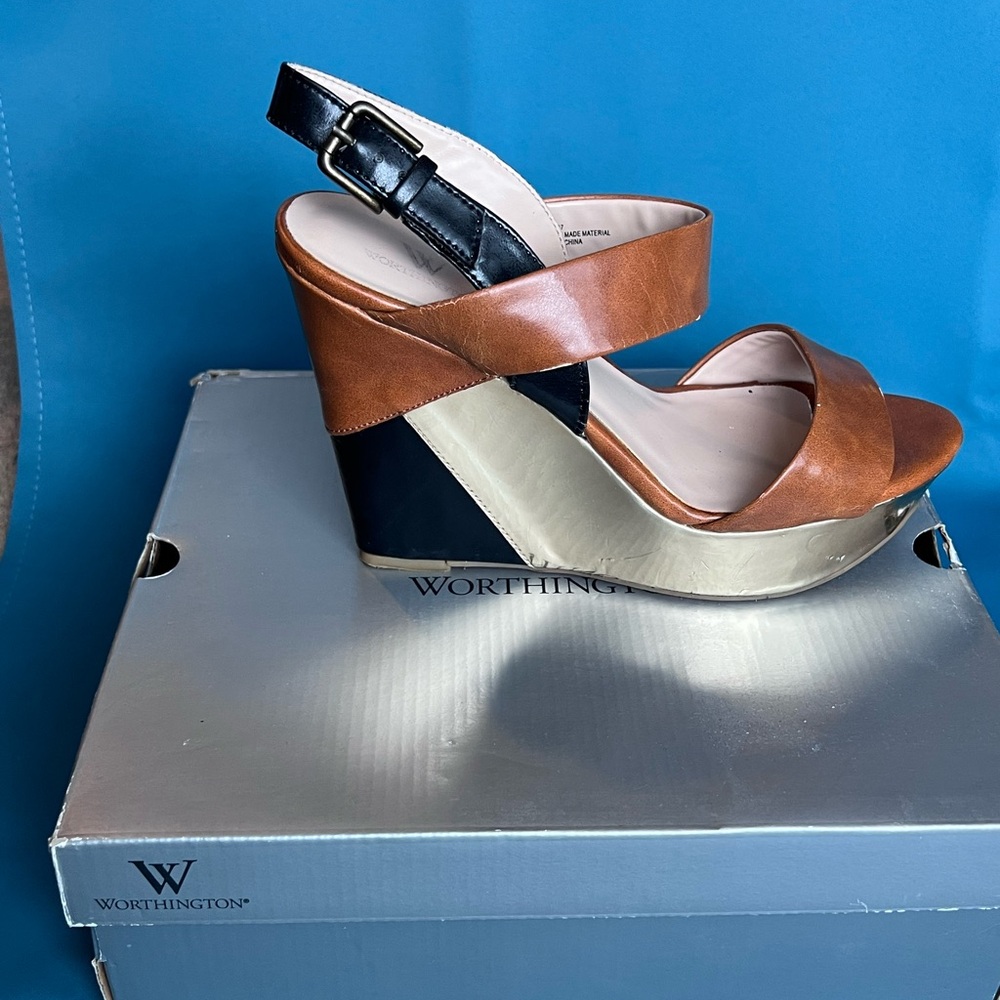 Worthington Tan and Black Wedge Sandals
